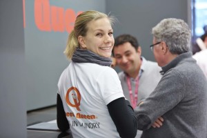 Speed Queen employee at the Speed Queen stand at expo-franchise Paris 1