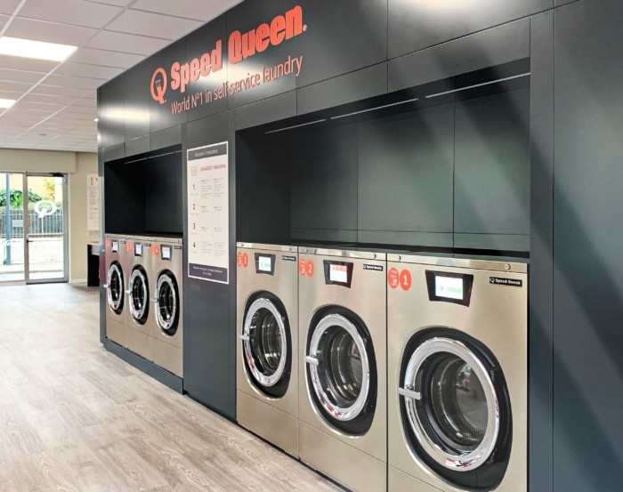 Opening a laundromat in Porticcio, Corsica Island (France)