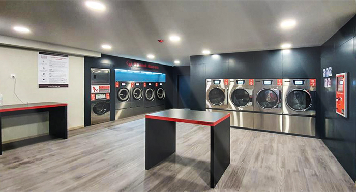 Opening laundromat in Bragança