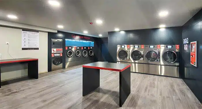 Opening laundromat in Bragança